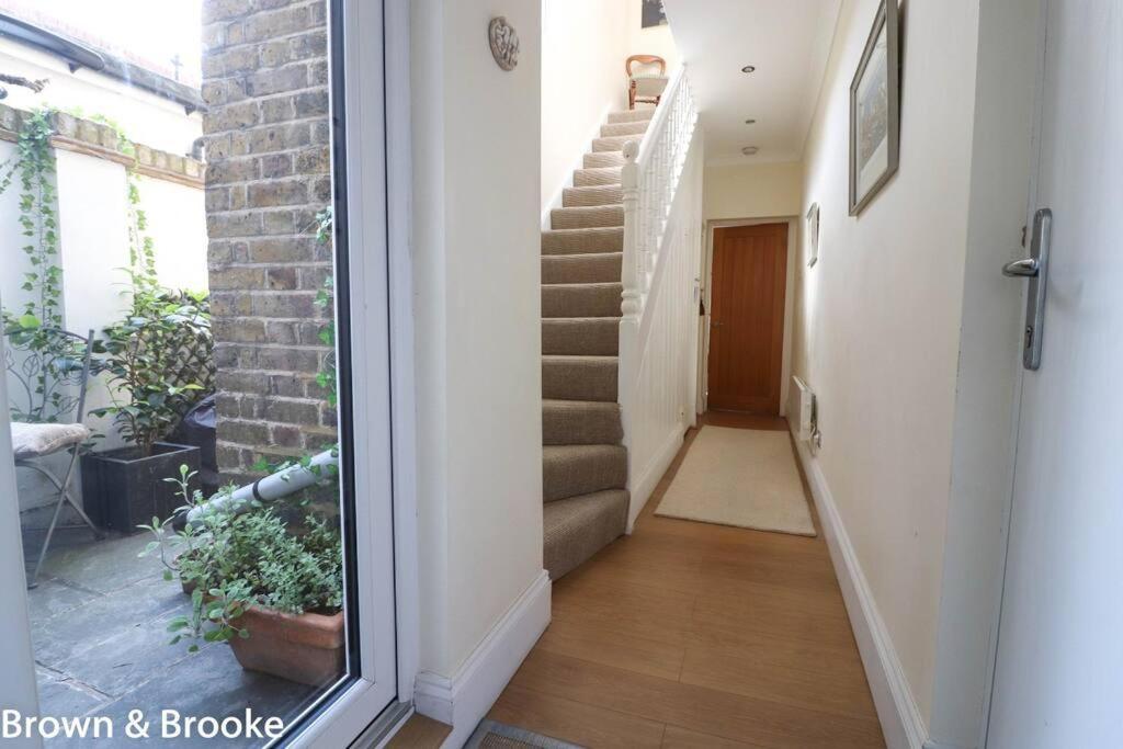 Villa Stylish & Spacious 3 Bed Victorian House Sleeps Up To 7 - Near O2, Museums, Excel, Mazehill Station 12 Mins Direct Into London Bridge Exterior foto