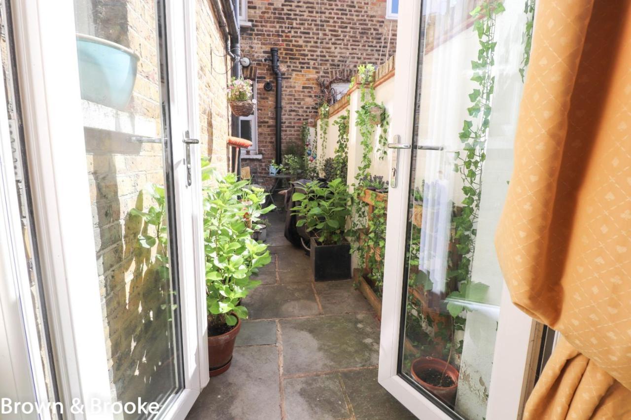 Villa Stylish & Spacious 3 Bed Victorian House Sleeps Up To 7 - Near O2, Museums, Excel, Mazehill Station 12 Mins Direct Into London Bridge Exterior foto