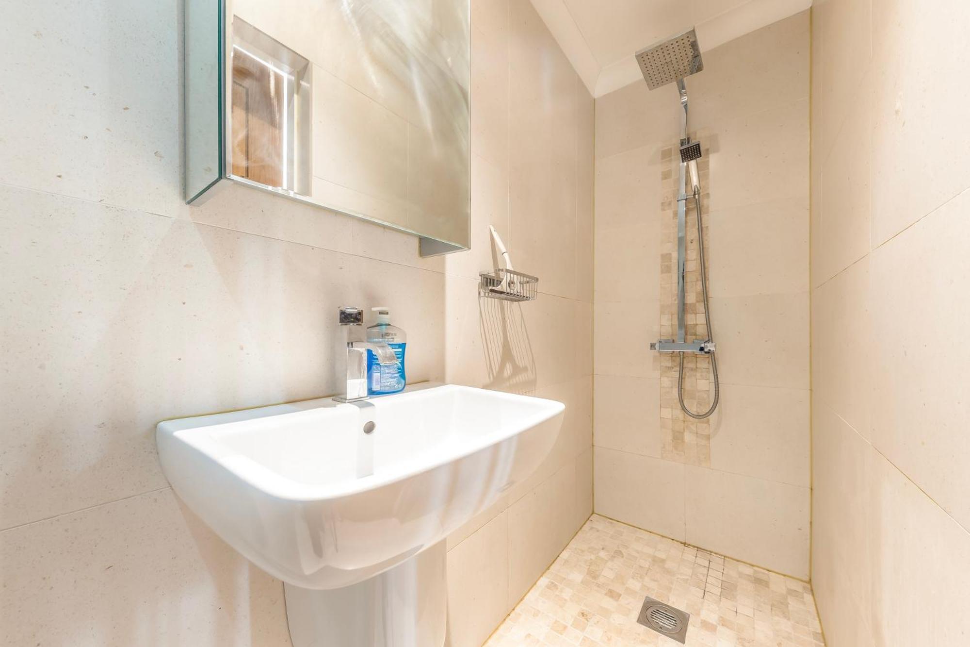 Villa Stylish & Spacious 3 Bed Victorian House Sleeps Up To 7 - Near O2, Museums, Excel, Mazehill Station 12 Mins Direct Into London Bridge Exterior foto